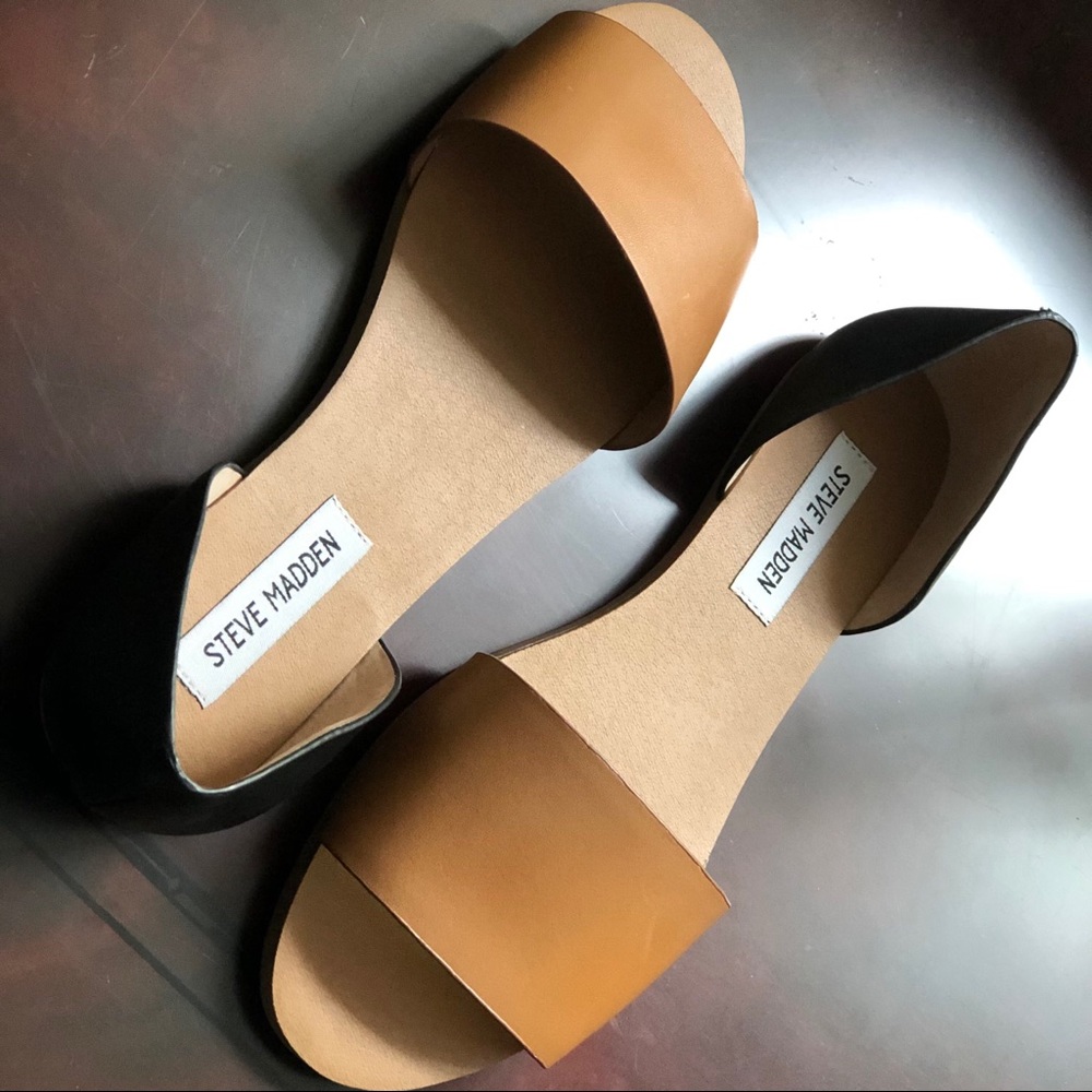 NEW! STEVE MADDEN Slip-On Sandals